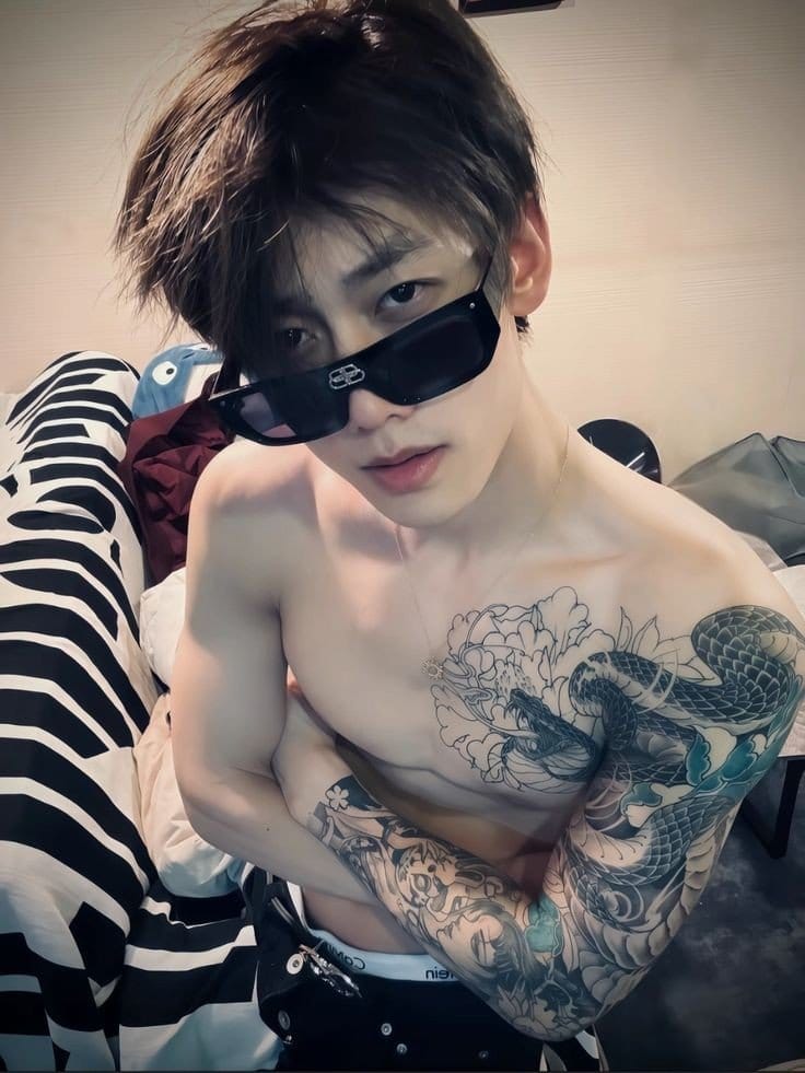 เฮียมังกร - เฮียมังกรหรือเฮียกร