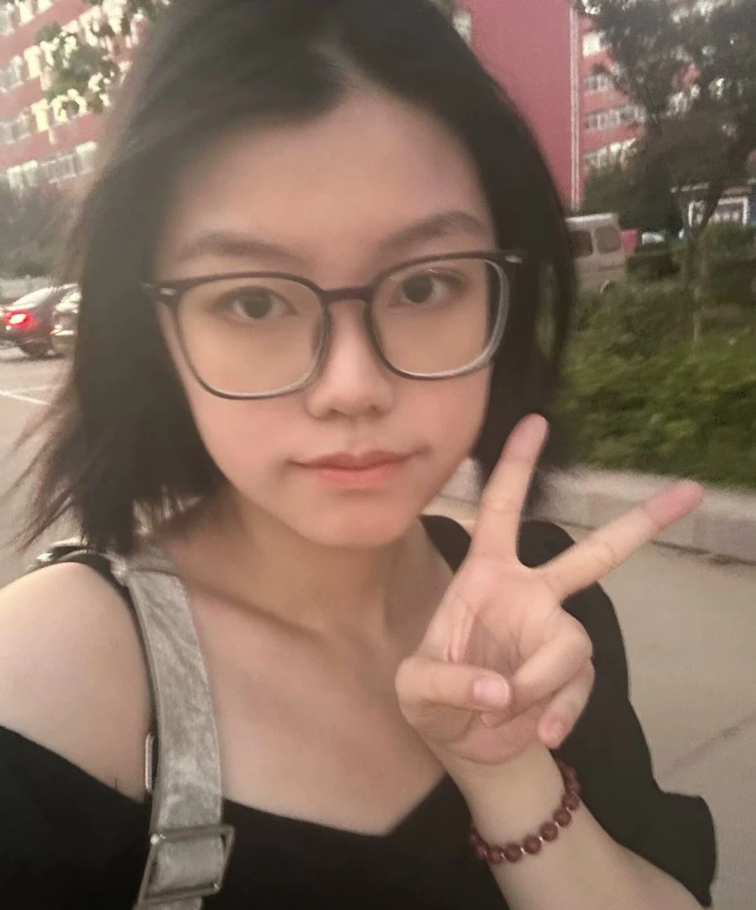 李欣悦 - 不公开。