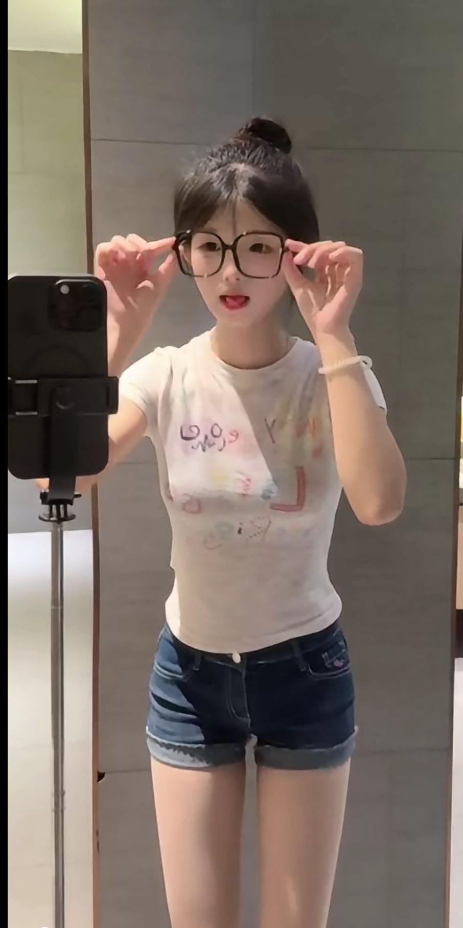 憨憨倩 - .