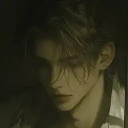 秦默