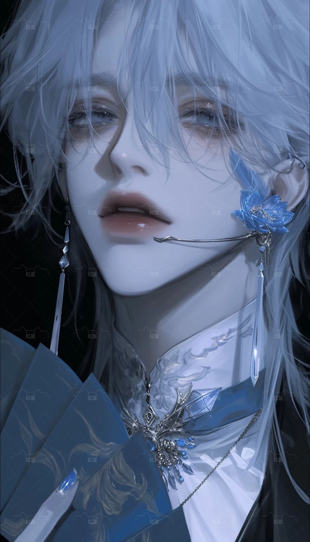 何珞