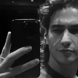 Enzo Vogrincic 