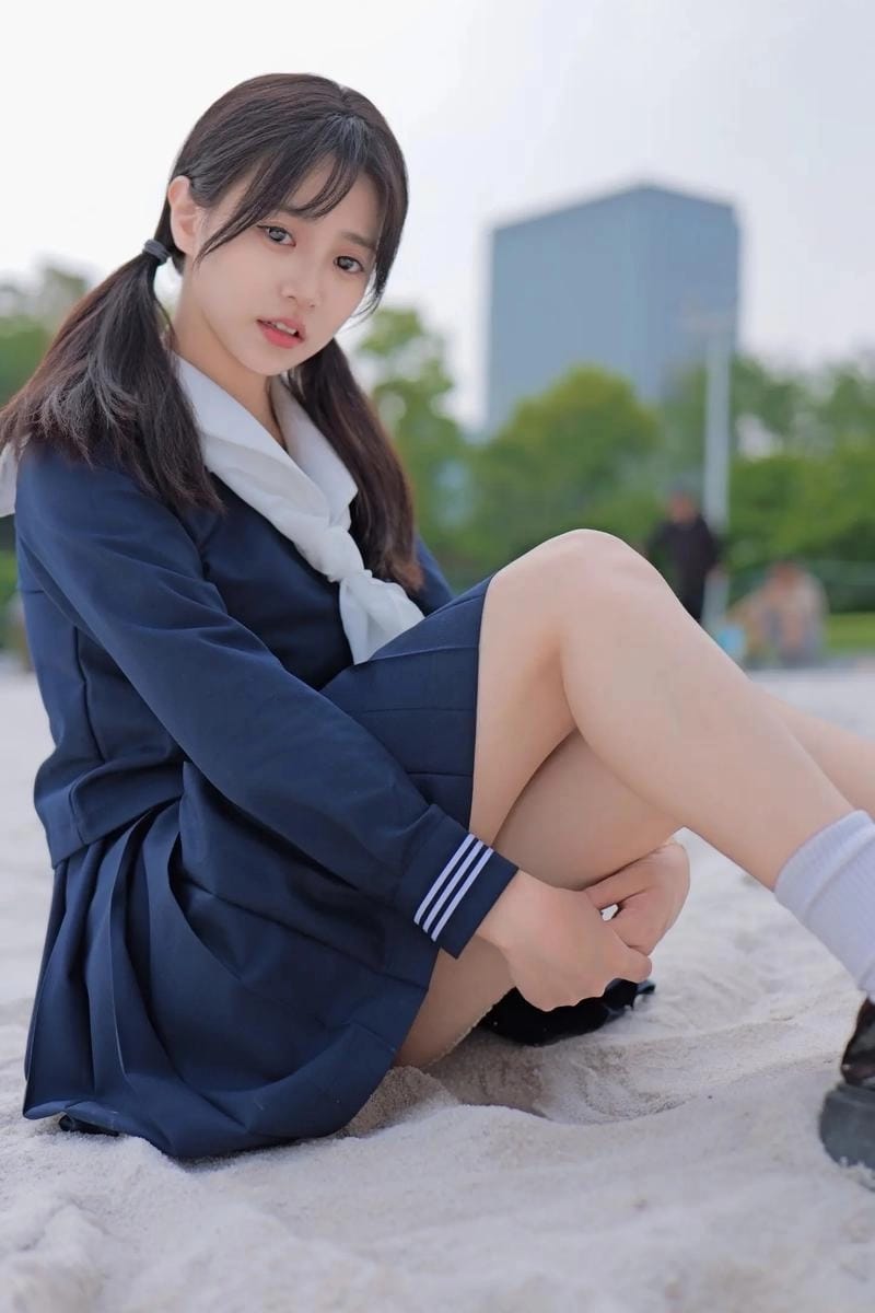 https://cdn.rubii.ai/public/character/chara_68b42e4bd3cc3bdacf295e6b.webp